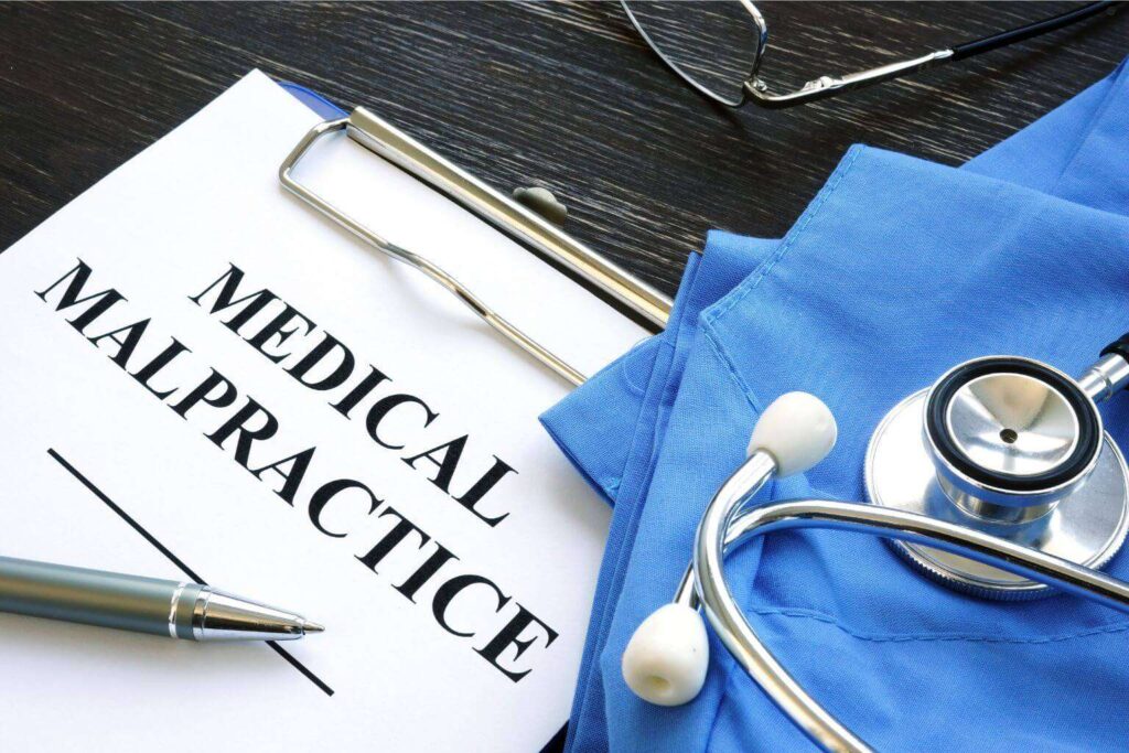 Medical Malpractice in India: How to Protect Yourself and Your Practice by Risk Management by Apex
